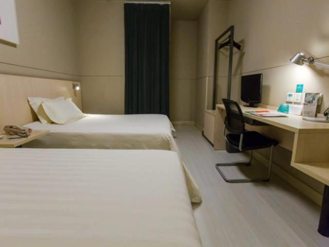 锦江之星武汉江滩南京路科技馆酒店 外观 照片