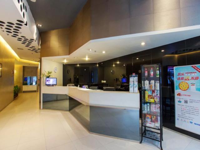 锦江之星武汉江滩南京路科技馆酒店 外观 照片
