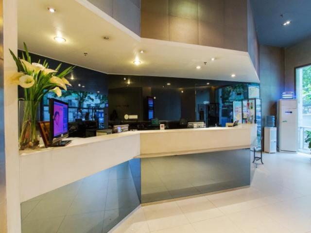 锦江之星武汉江滩南京路科技馆酒店 外观 照片