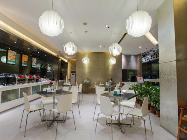 锦江之星武汉江滩南京路科技馆酒店 外观 照片